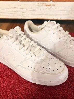 White Men's Court Vision low- Classic Casual Style size 11